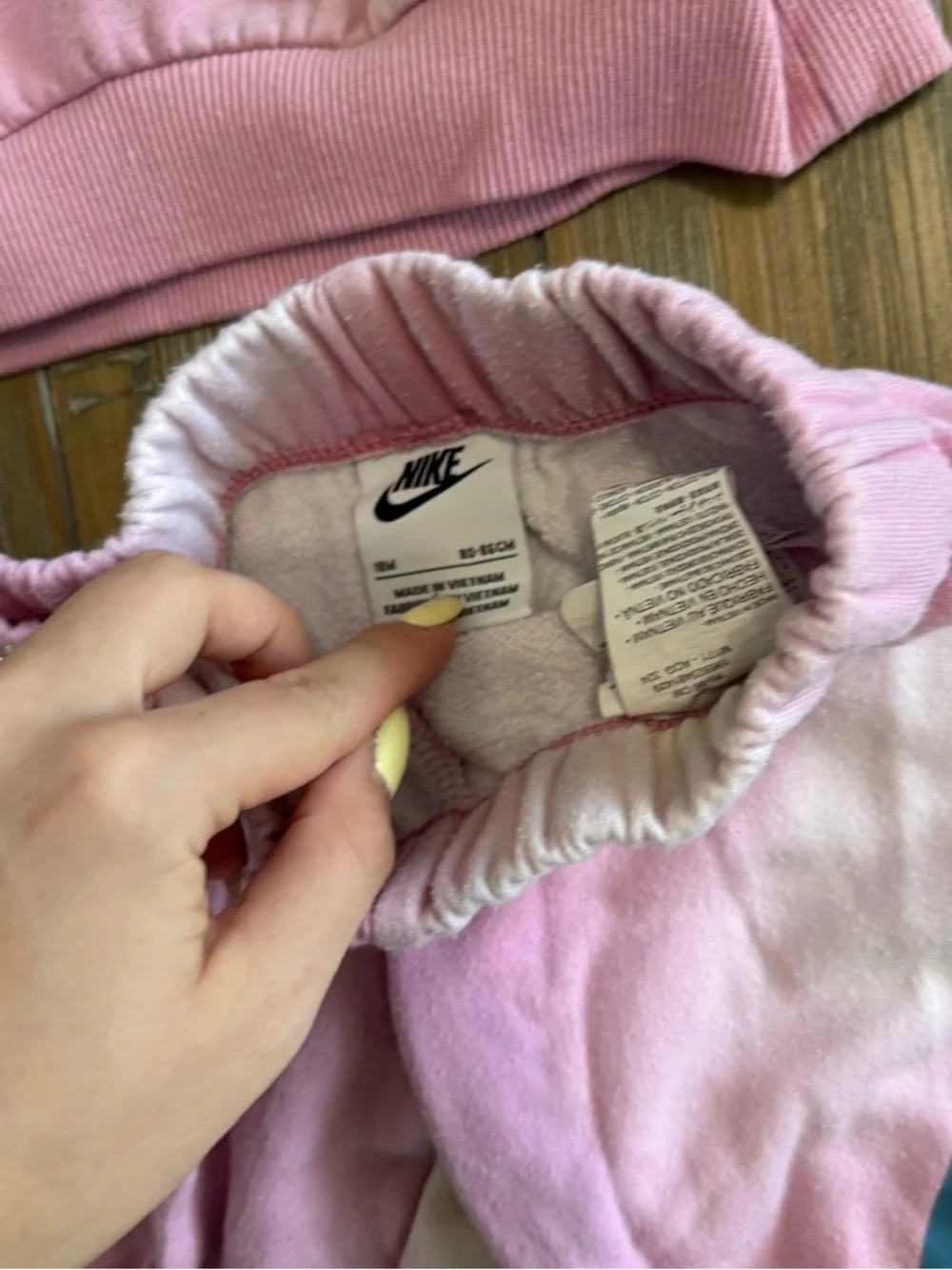 SOLD Baby girl Nike hoodie and pants set - Picture 4 of 4